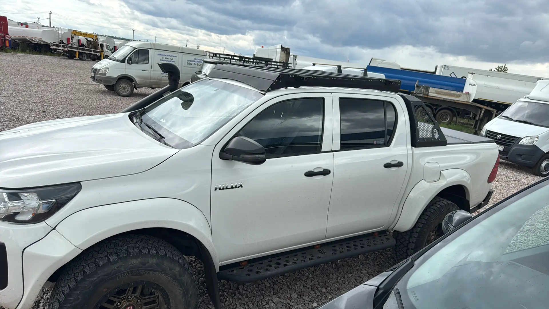 Toyota Hilux — фото 3