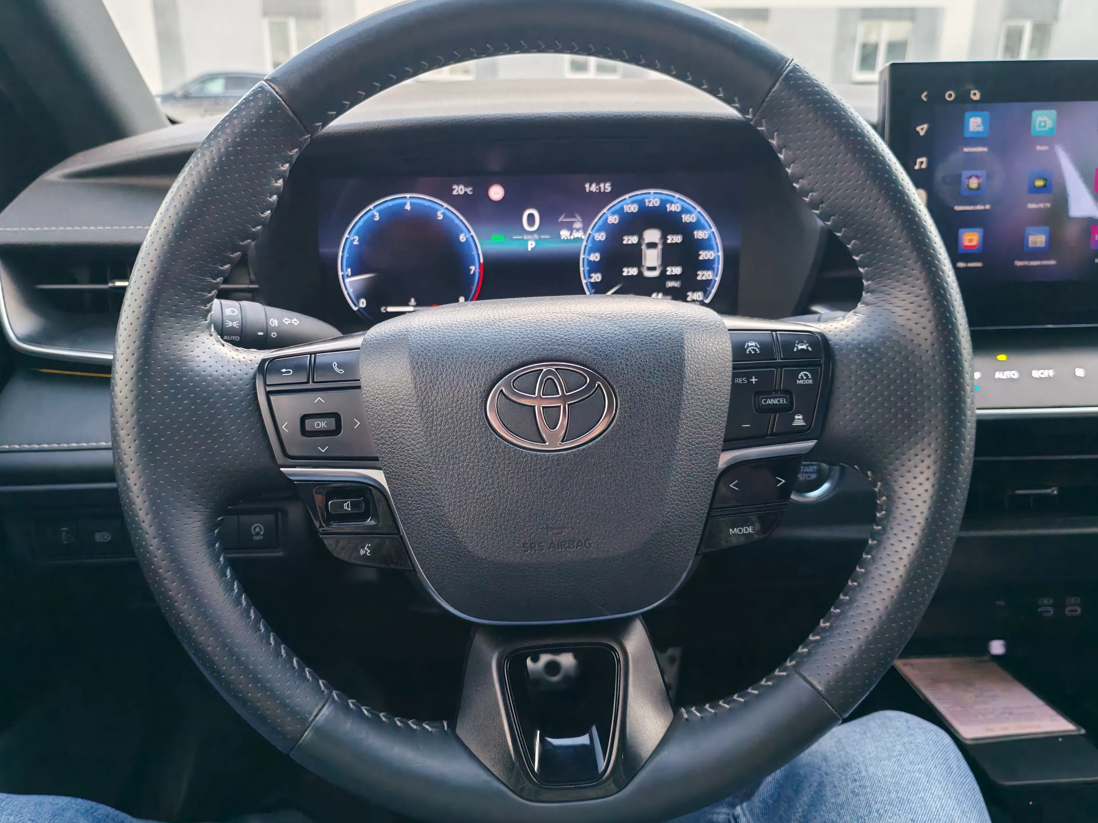 Toyota Camry — фото 13