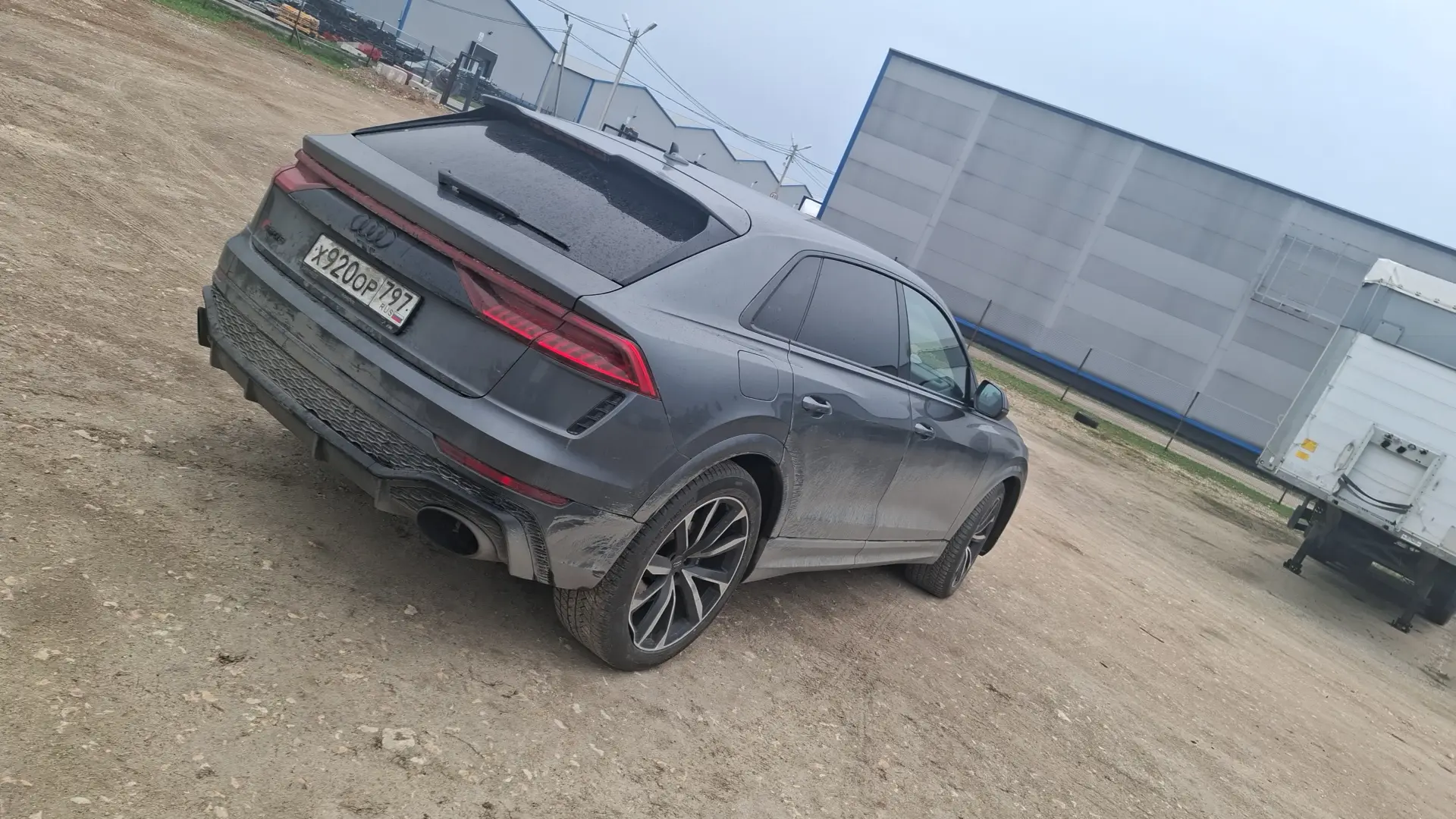 Audi RS Q8 — фото 4