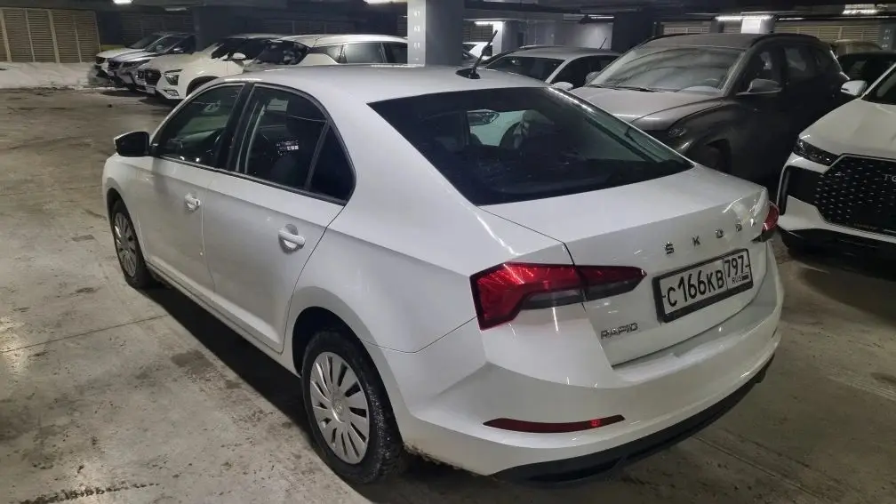 Skoda Rapid — фото 2
