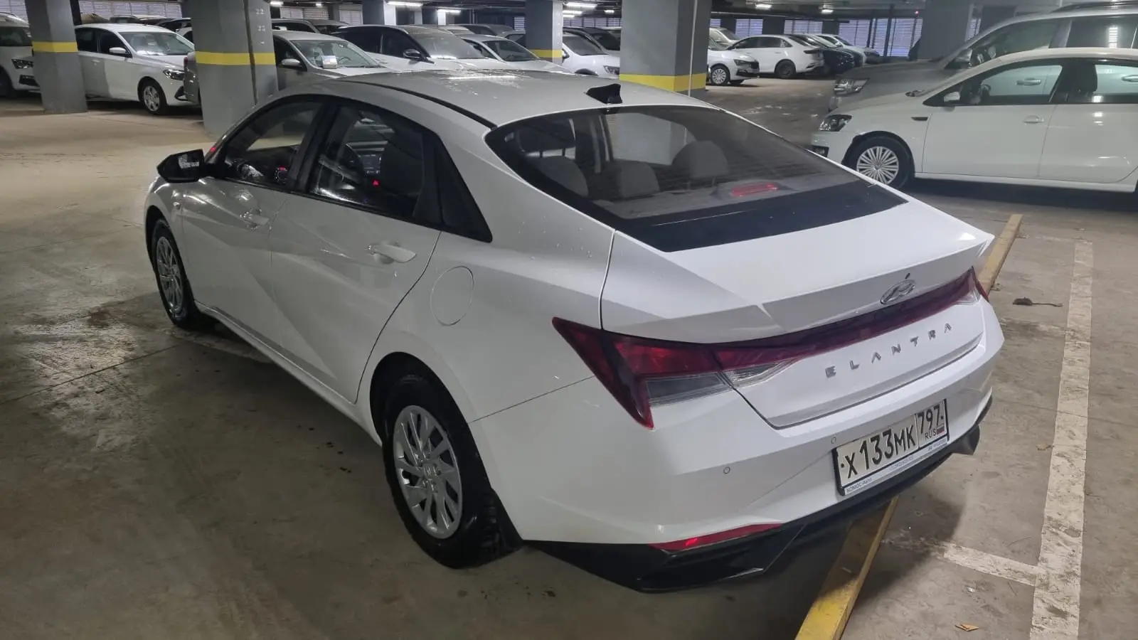 Hyundai Elantra — фото 3
