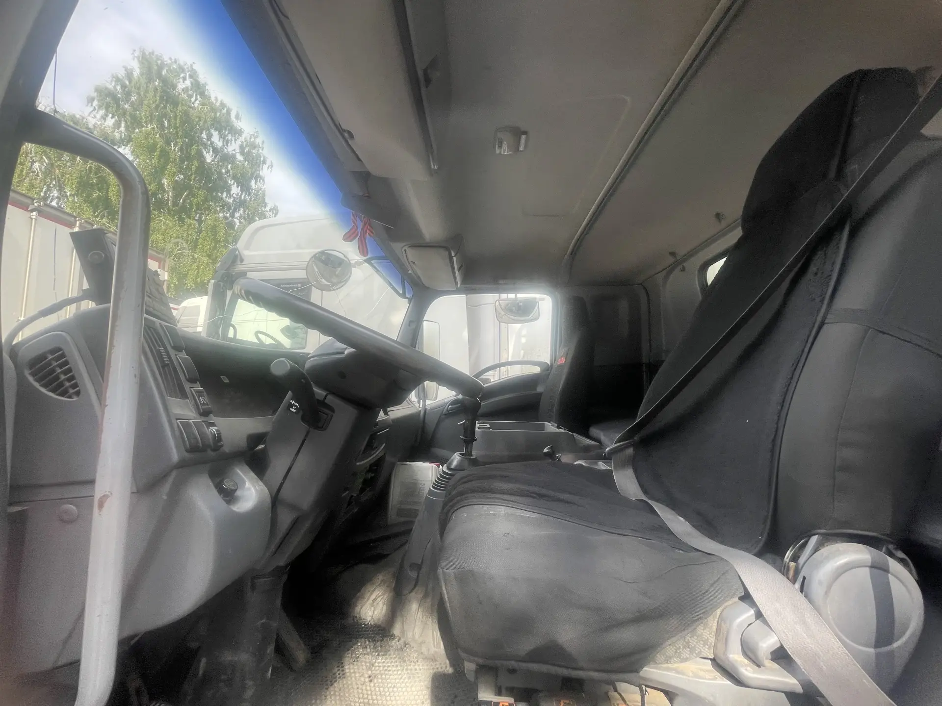Isuzu Forward — фото 4