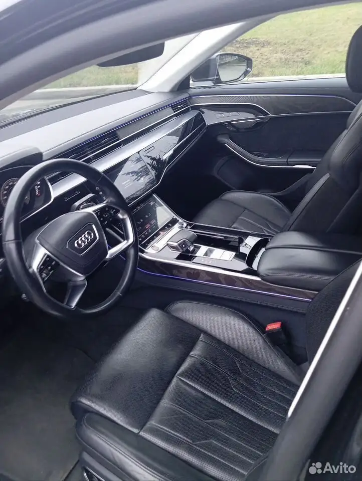 Audi A8 — фото 9
