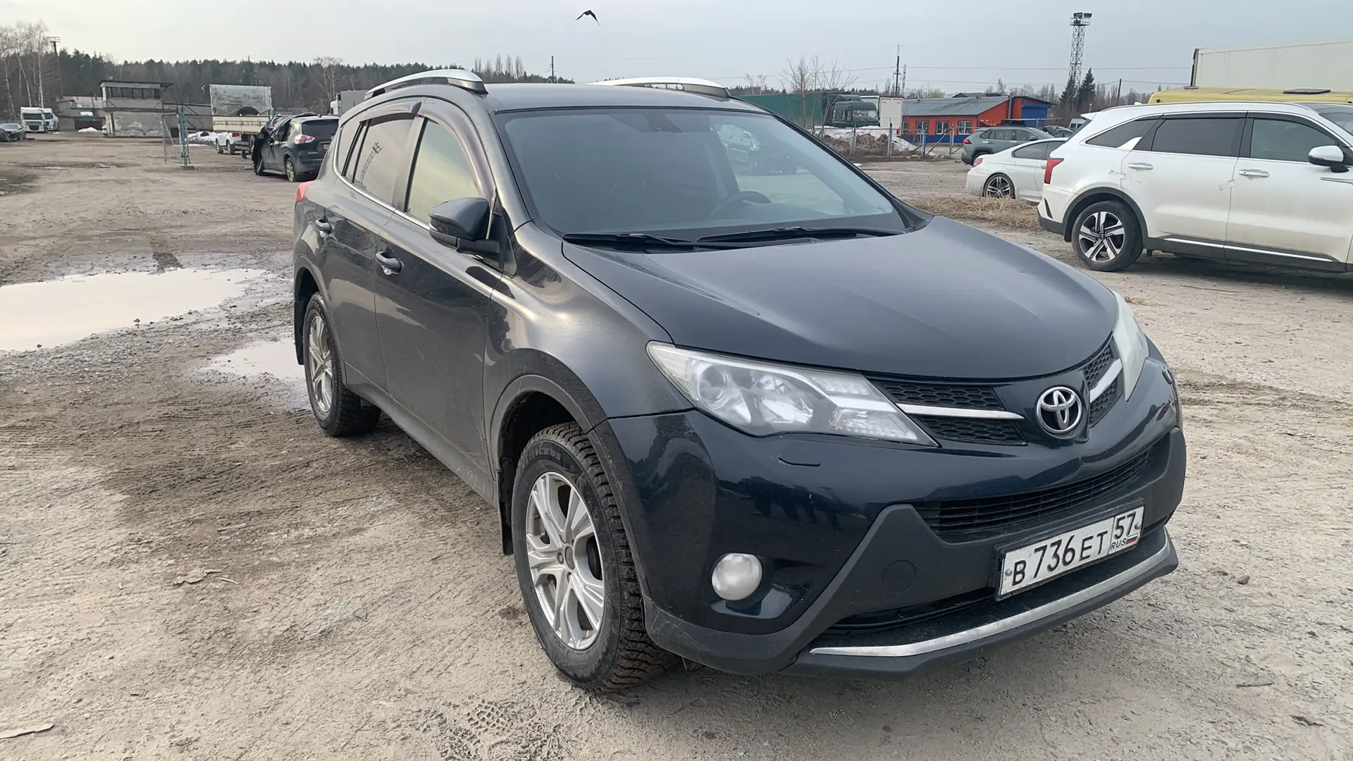 Toyota RAV4 — фото 1
