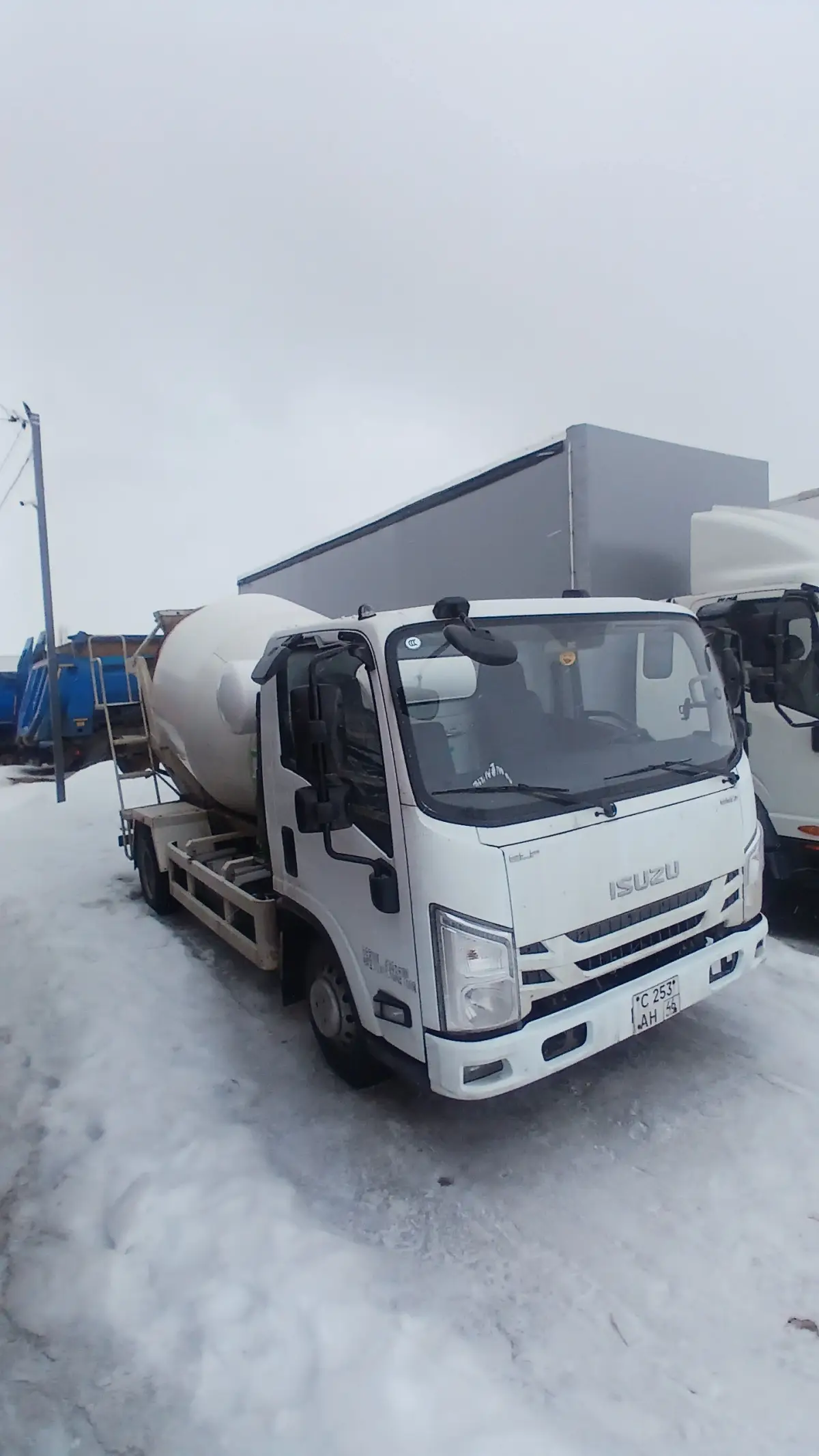 Isuzu Elf — фото 1