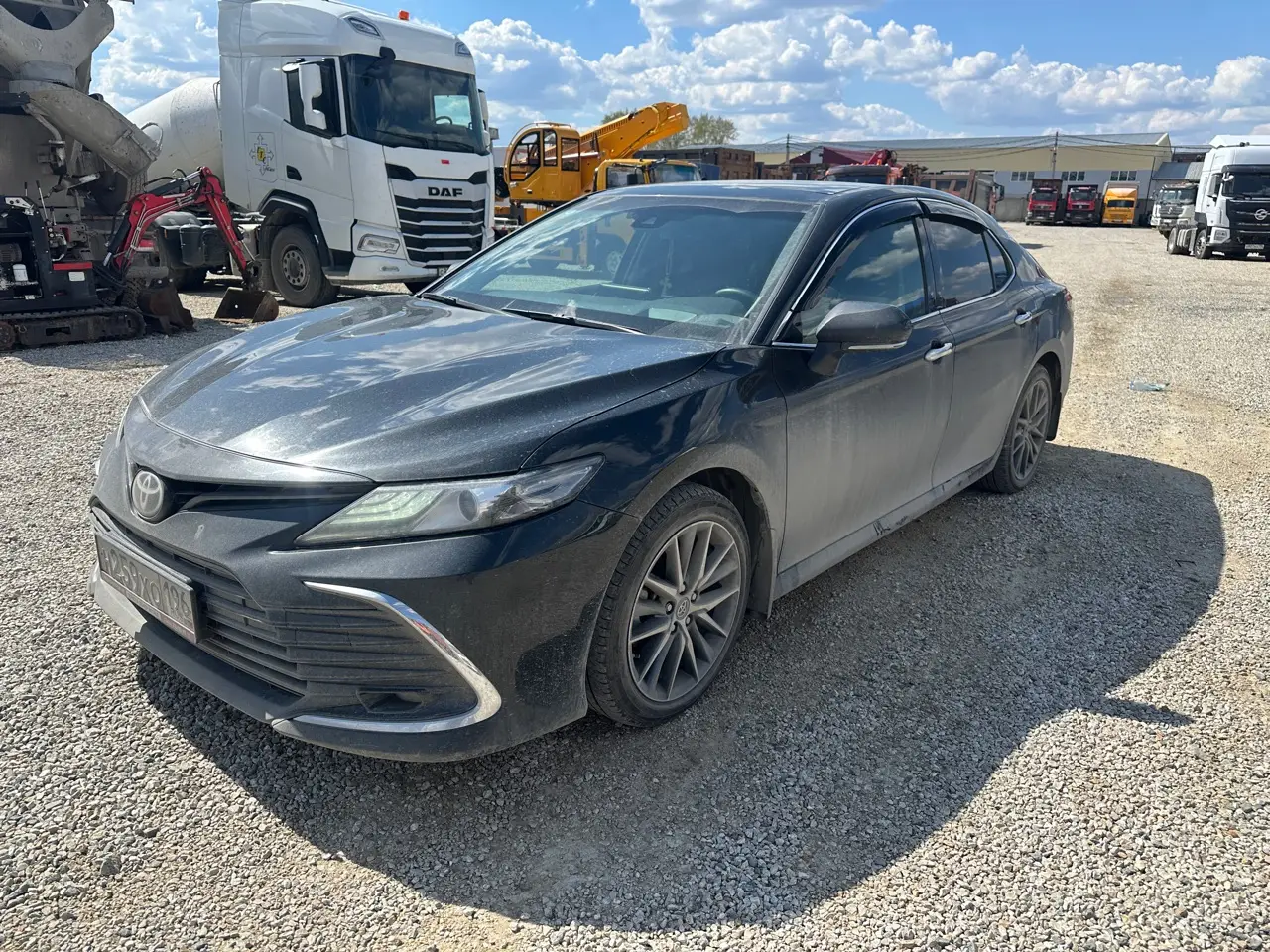Toyota Camry — фото 1