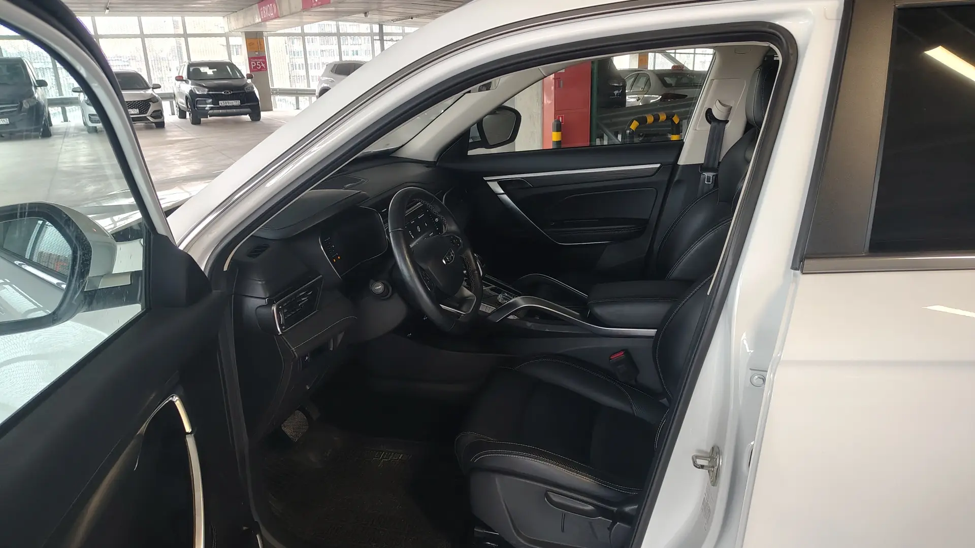 Geely Atlas Pro — фото 9