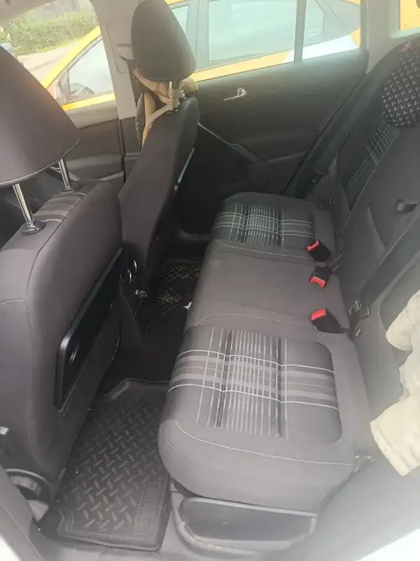 Volkswagen Tiguan — фото 17