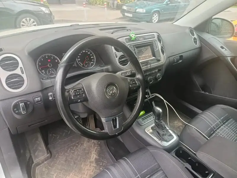 Volkswagen Tiguan — фото 11