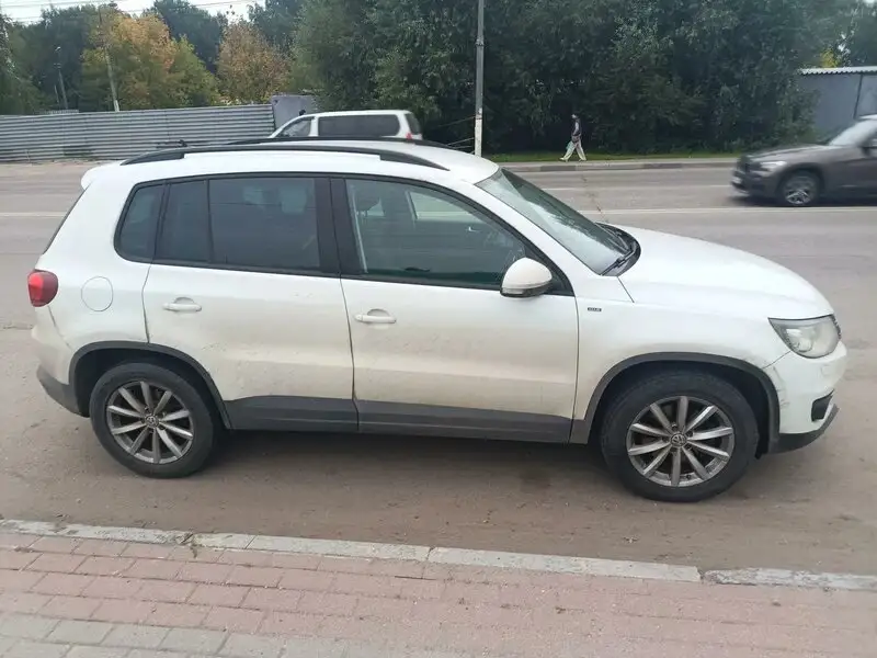 Volkswagen Tiguan — фото 4