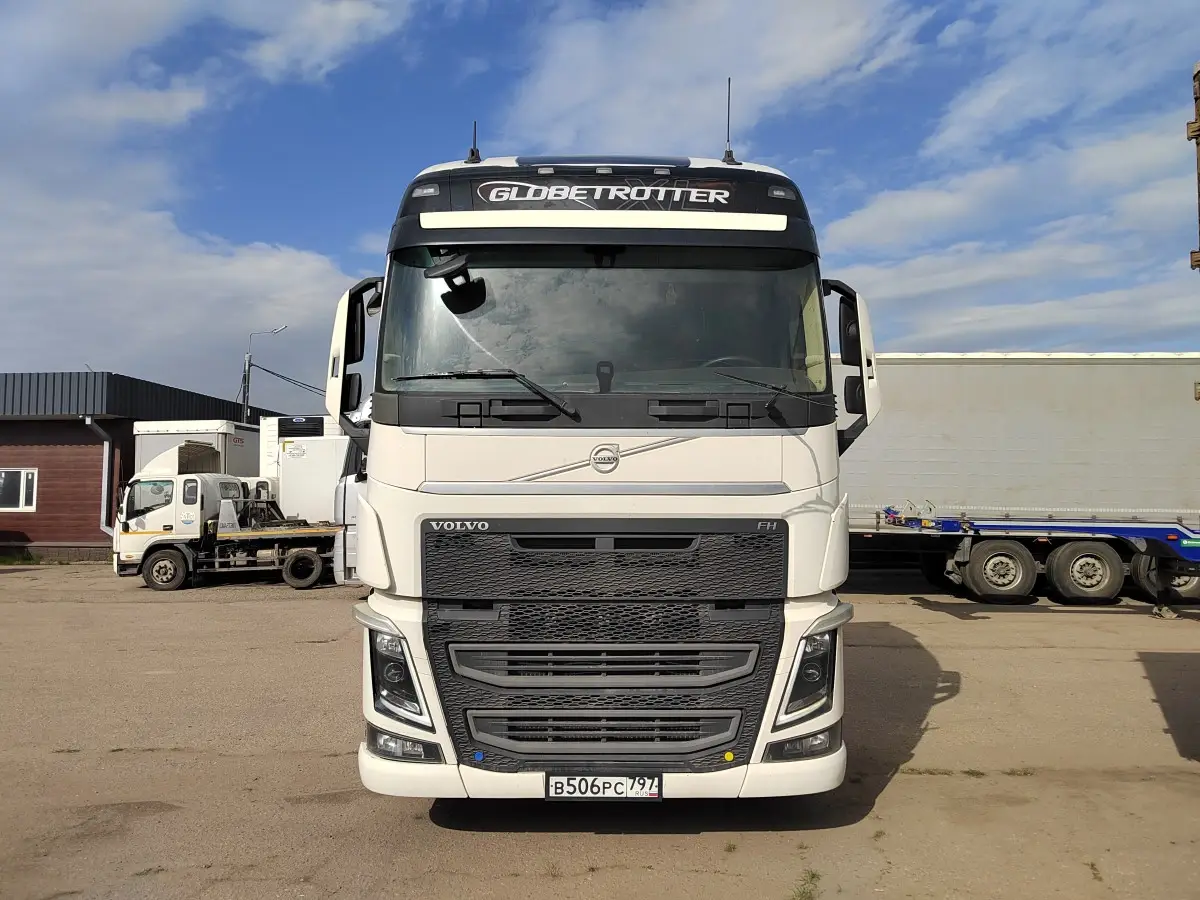 Volvo FH — фото 1