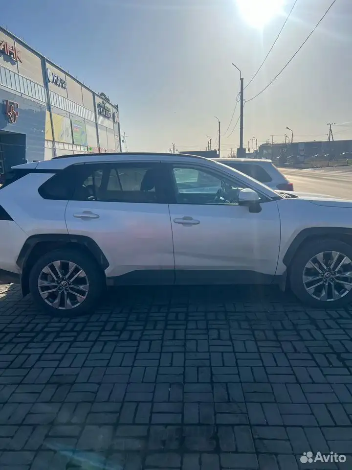 Toyota RAV4 — фото 22