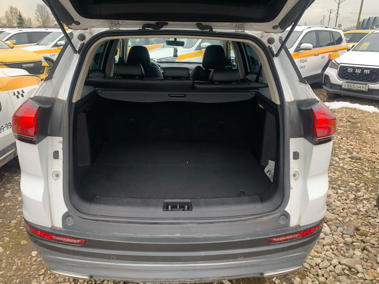 Geely Atlas Pro — фото 8