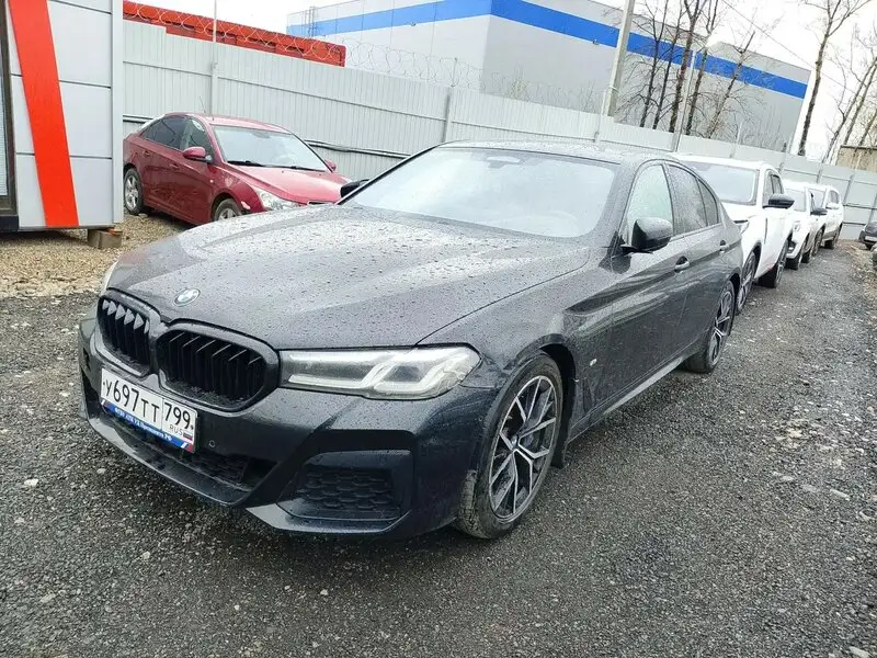 BMW 5-SERIES 530d AT xDrive M Sport — фото 3