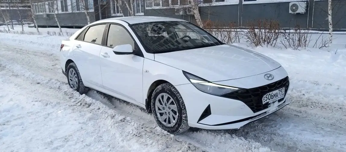 Hyundai Elantra, 2022